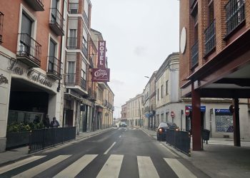 La céntrica calle del Carmen de Peñaranda, en obras desde el lunes: aceras más amplias y un tramo de un único sentido