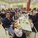 Palaciosrubios congrega a sus vecinos en torno a una paella en el multiusos elaborada por un grupo de voluntarias beleguinas