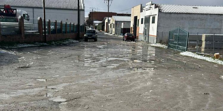 El PP de Peñaranda denuncia la «situación lamentable» de un tramo de la Ronda de San Lázaro y traslada el malestar vecinal