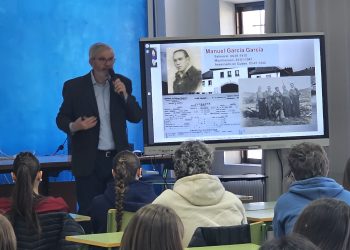 Alumnos y profesores del IES Germán Sánchez Ruipérez conocen la historia de los salmantinos en los campos de concentración nazi
