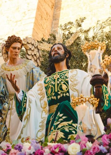 El artista macoterano José Ángel Nava firma el diseño de la nueva túnica del Jesús de la Oración en el Huerto de Alcaudete (Jaén)